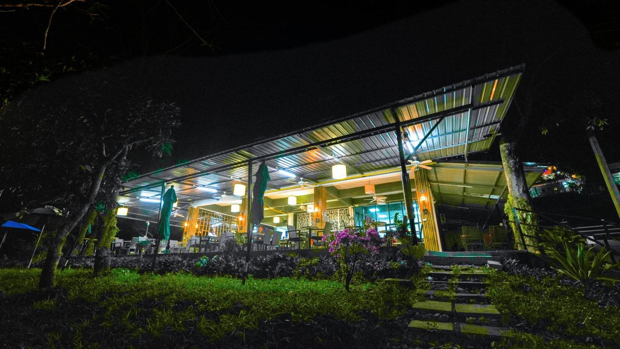 Green Gen Hotel, Mueang Phuket Ban Lo Ti Pa Екстериор снимка